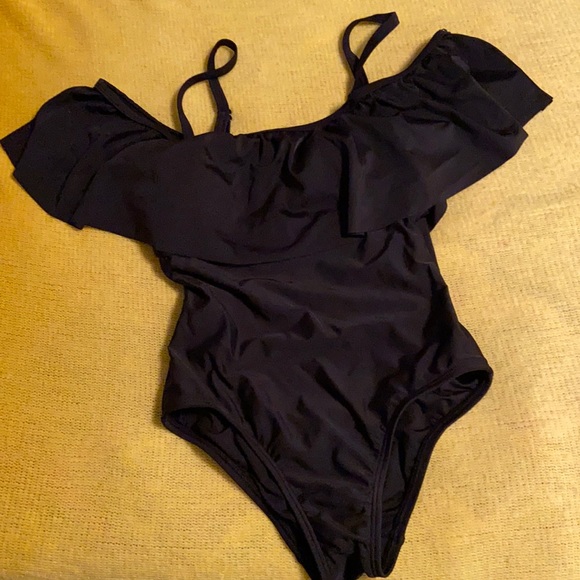 VENUS off shoulder ruffle one piece swimsuit - Picture 1 of 3
